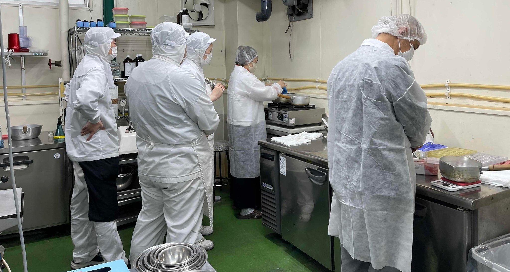 フランス屋製菓の製造風景
